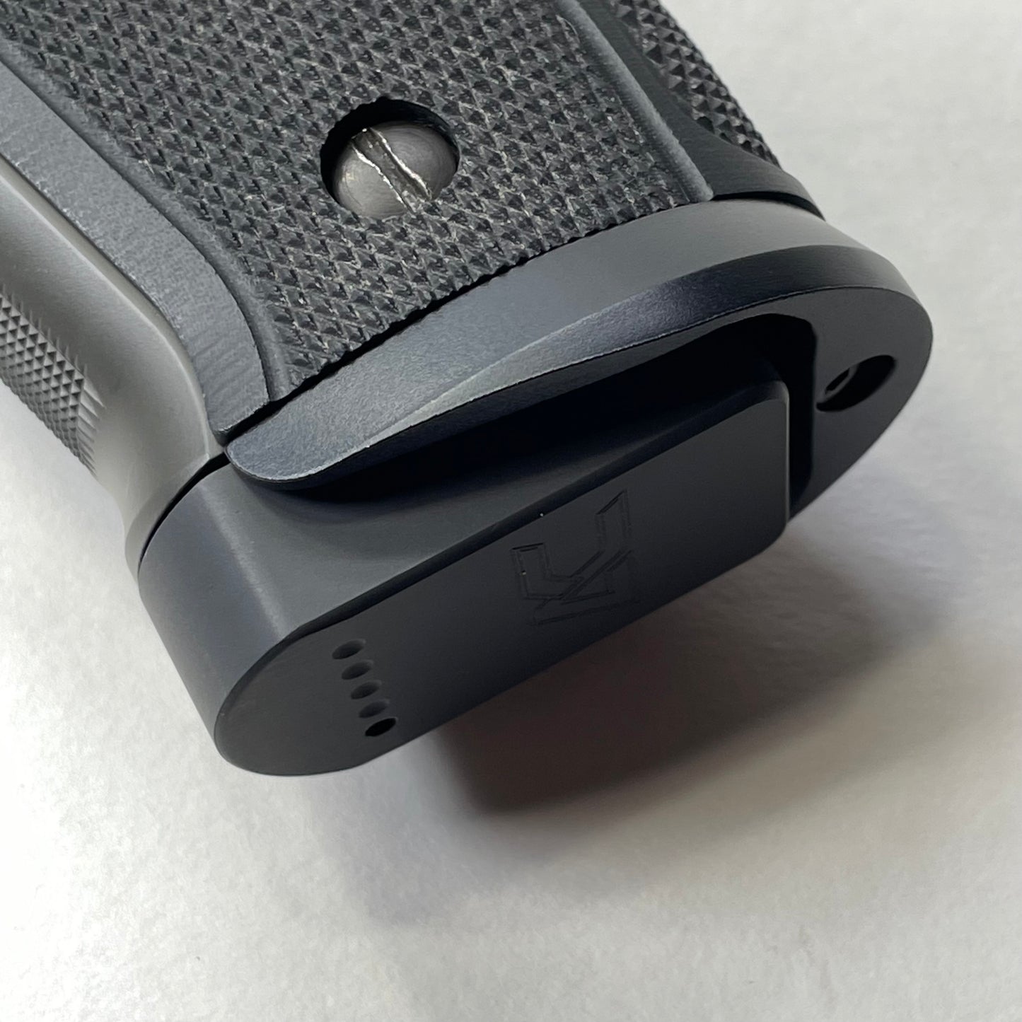 Armory Craft P226 Magwell - Aluminum - BLACK & SILVER image 2